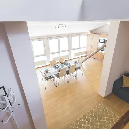 Duplex 200m2 Quiet Cozy 5min To Centrum Prague